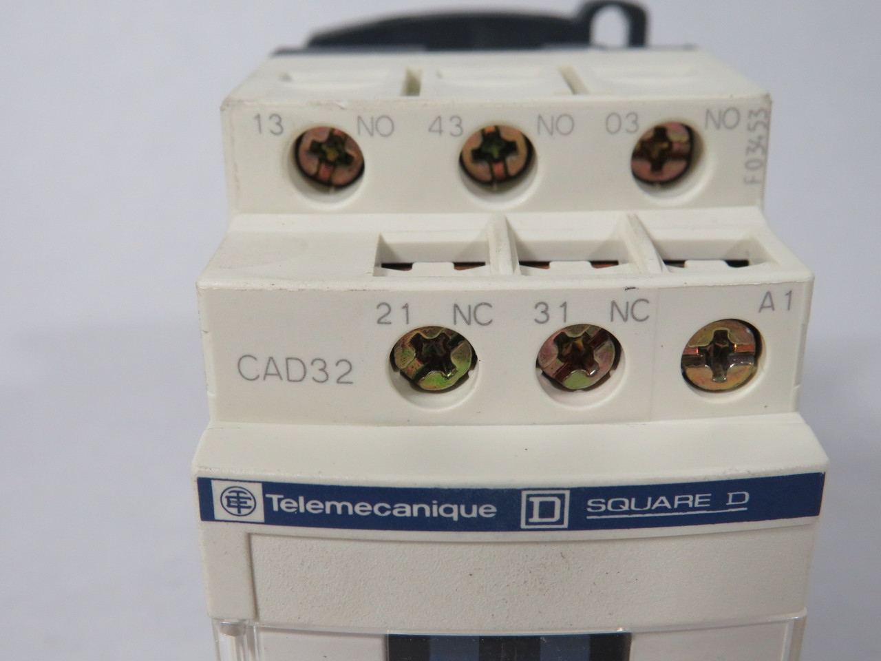 Telemecanique CAD32E7 Control Relay 48V 50/60Hz 690V 3NO 2NC BOX DAMAGE NEW