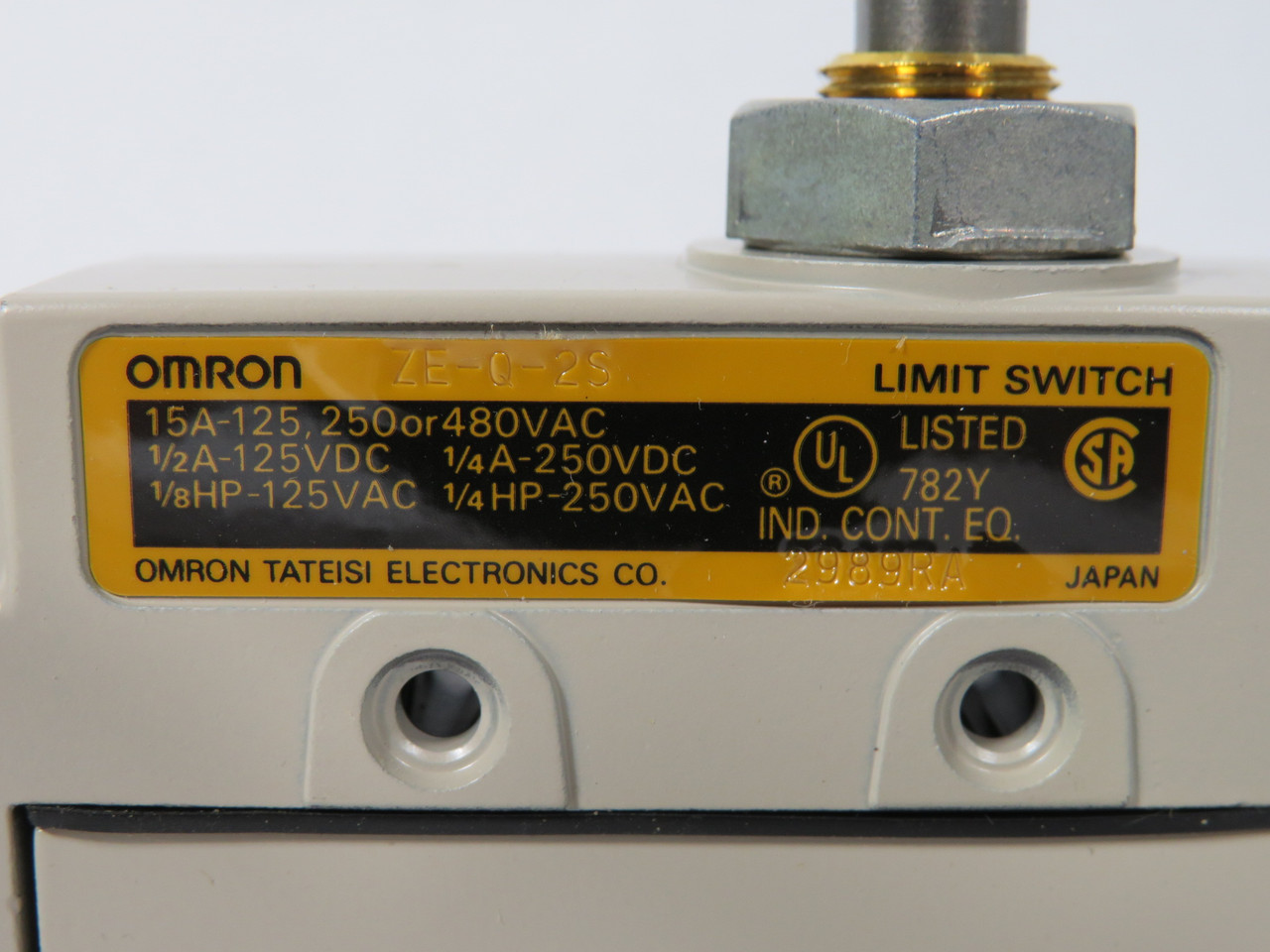 Omron ZE-Q-2S Limit Switch 15A 125/250/480V 1/2A 125VDC 1/4A 250VDC 1/8HP NEW