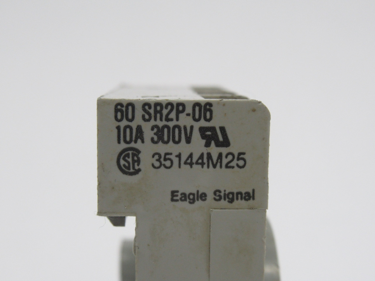 Eagle Signal 60SR2P06 Relay Socket 10A 300V 8-Pin USED