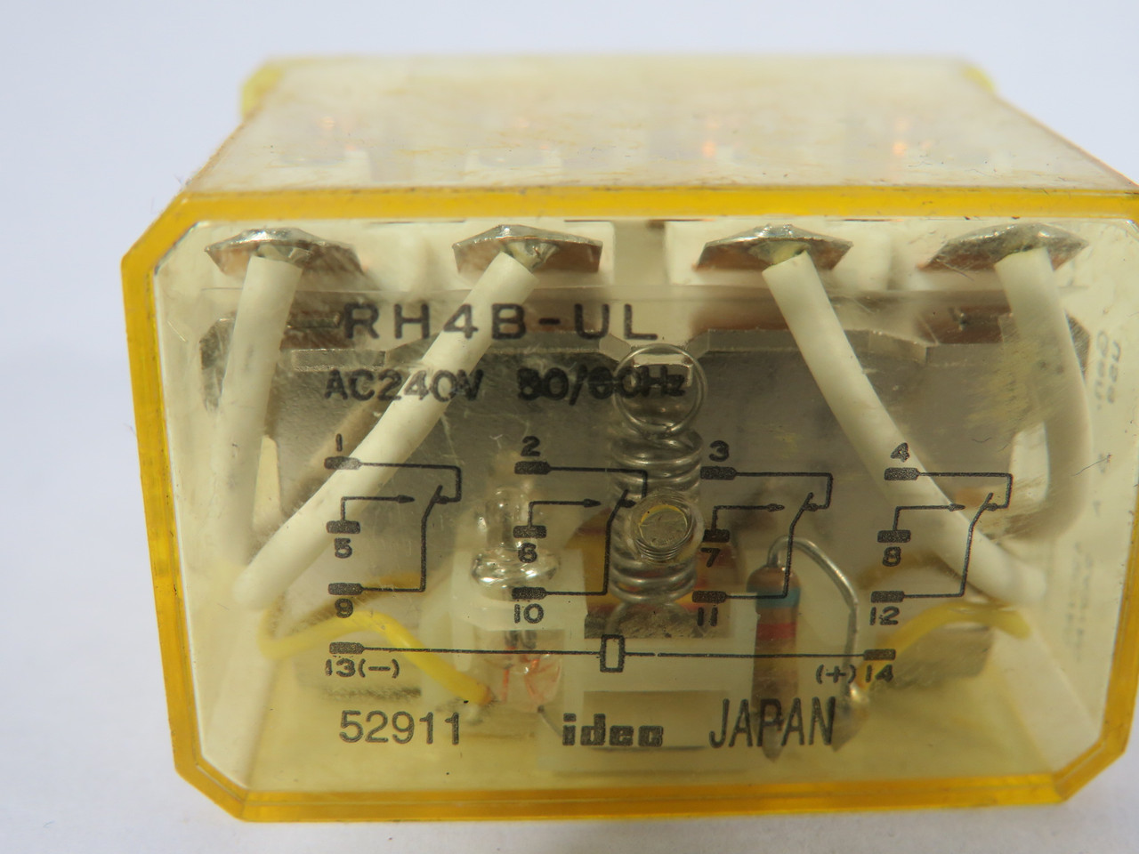 IDEC RH4B-UL-AC240V Power Relay 240VAC 10A 120VAC/30VDC 14-Blade USED