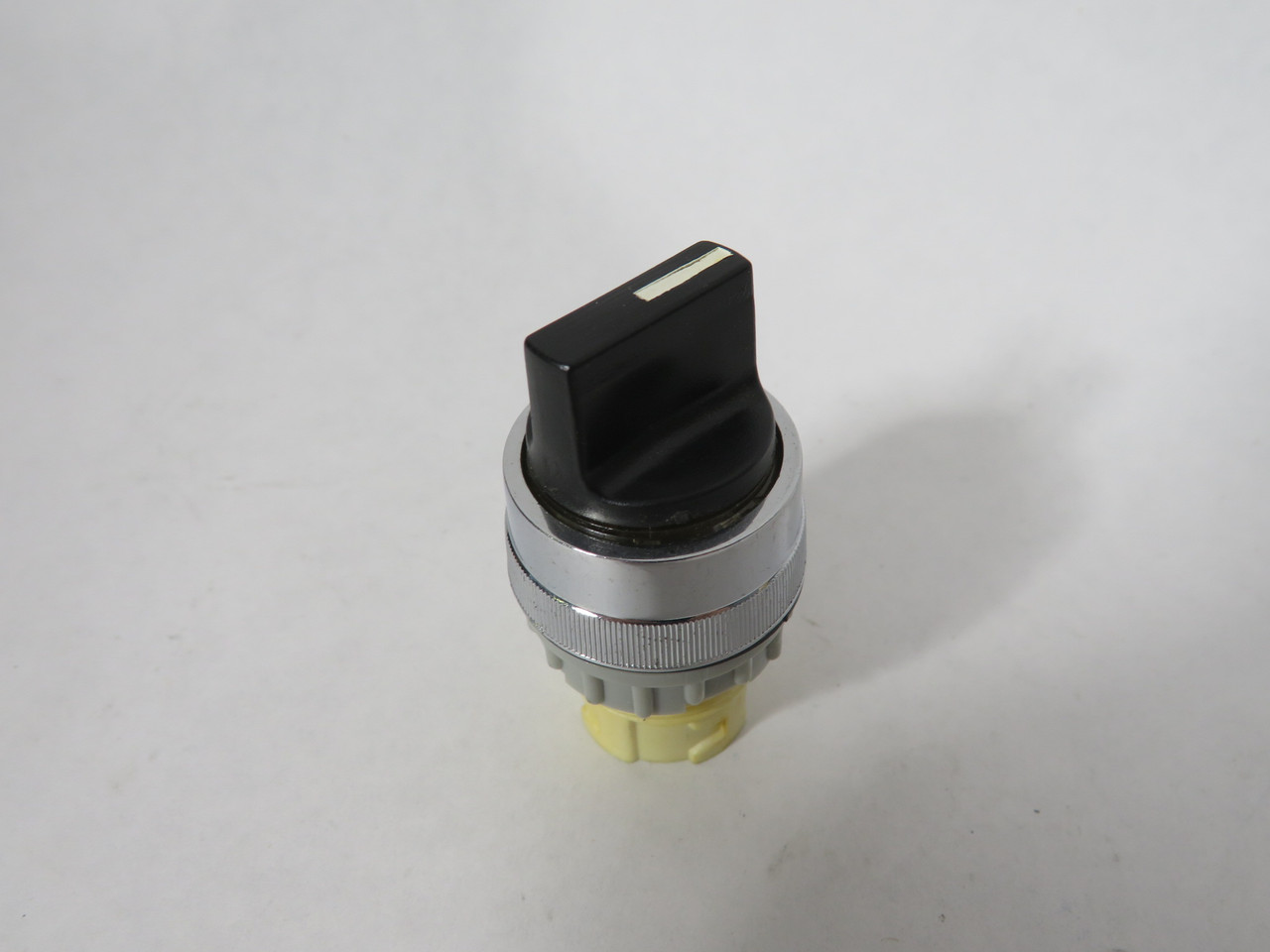 Generic Black 22.5mm Selector Switch Operator Spring Return from Right NOP