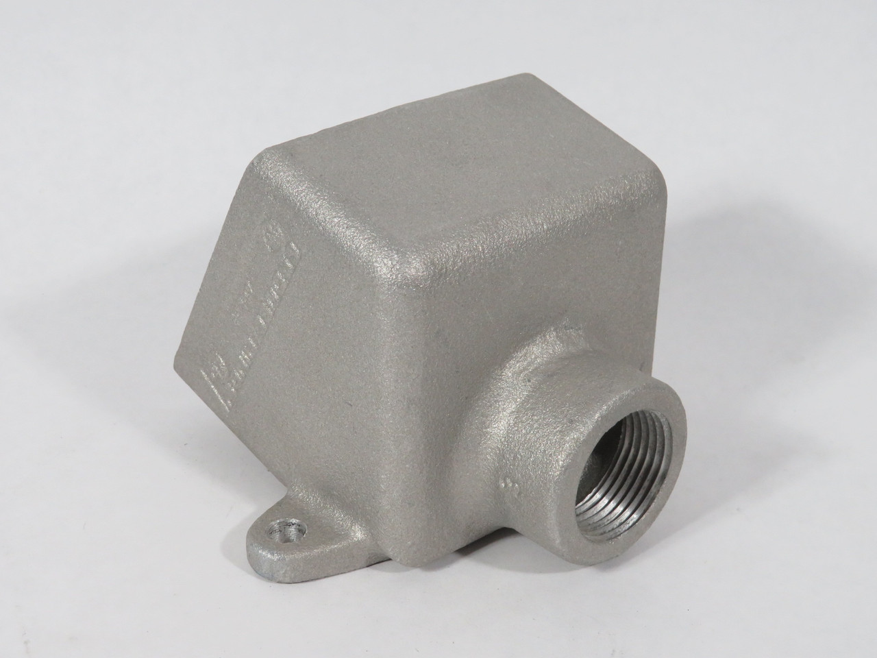 Eaton Crouse-Hinds ARE33 Back Box for 20/30A AR Receptacle 1 Hub 1" NEW