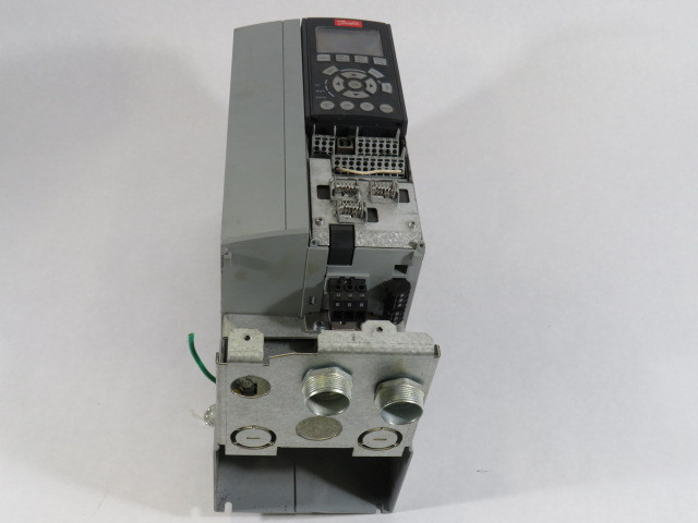 Danfoss 131B0178 AC Motor Drive 3HP 3ph 0-600V 4.1/3.9A 0-590Hz ! AS IS !