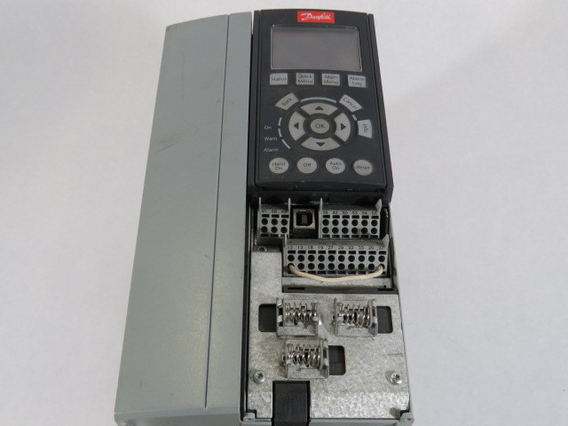 Danfoss 131B0178 AC Motor Drive 3HP 3ph 0-600V 4.1/3.9A 0-590Hz ! AS IS !