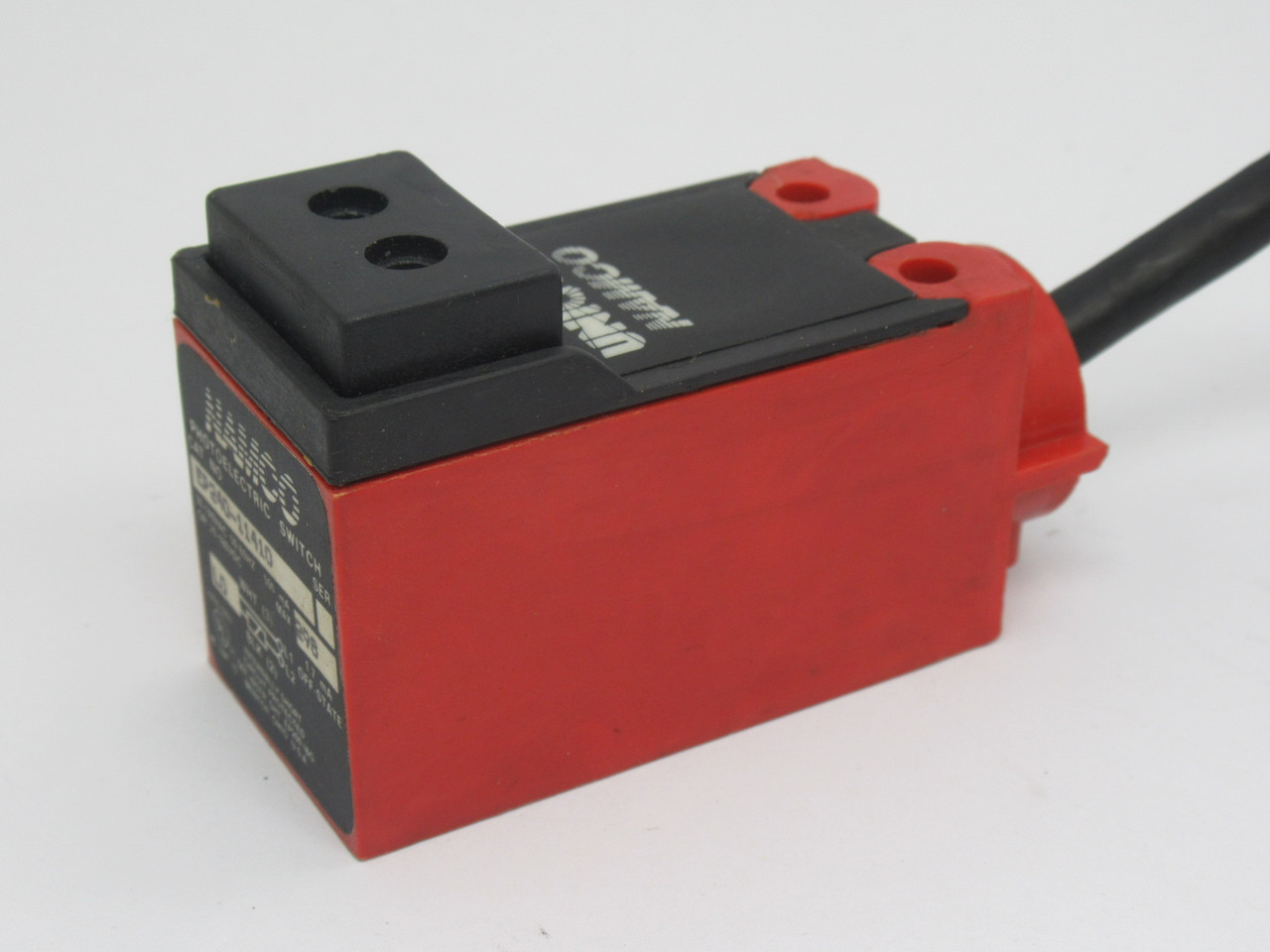 Namco EP240-11410 Photoelectric Switch 30-140VAC 50/60Hz 500mA 7ft Cable USED