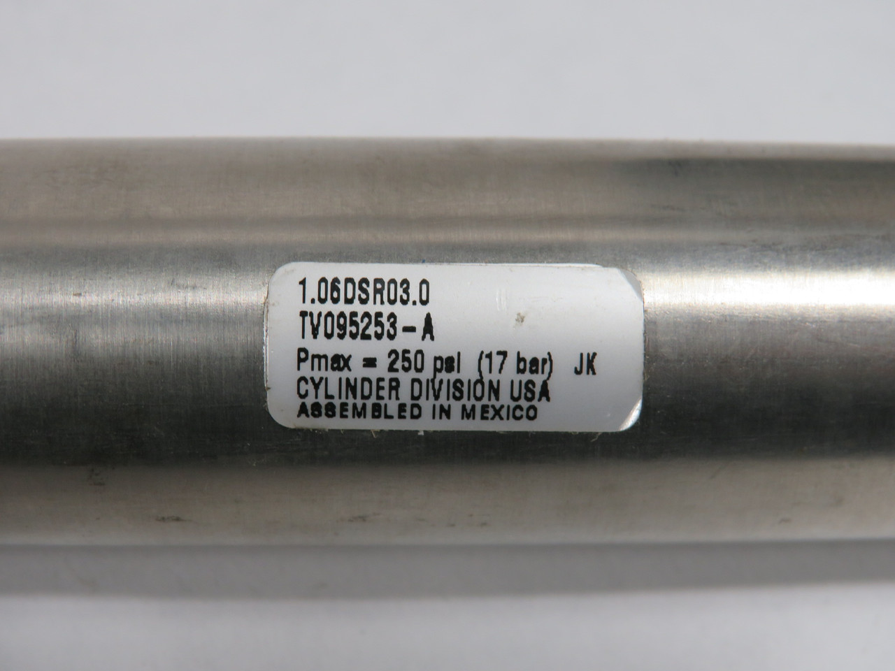 Parker 1.06DSR03.0 Double Acting Cylinder 1-1/16" Bore 3" Stroke 250 psi NOP