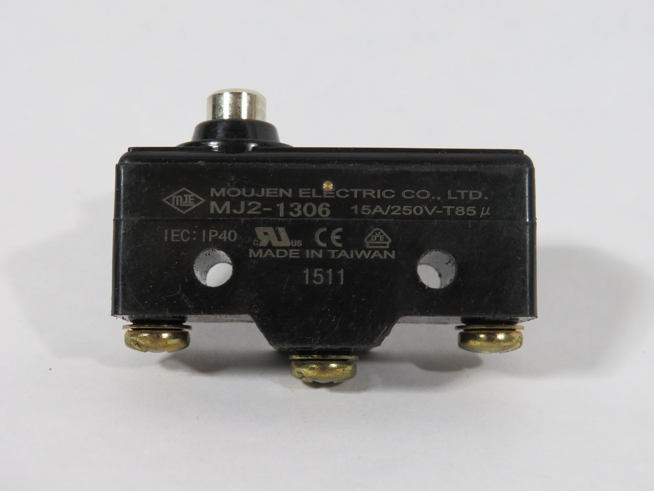 Moujen MJ2-1306 Snap Action Limit Switch 15A 250V SPDT USED