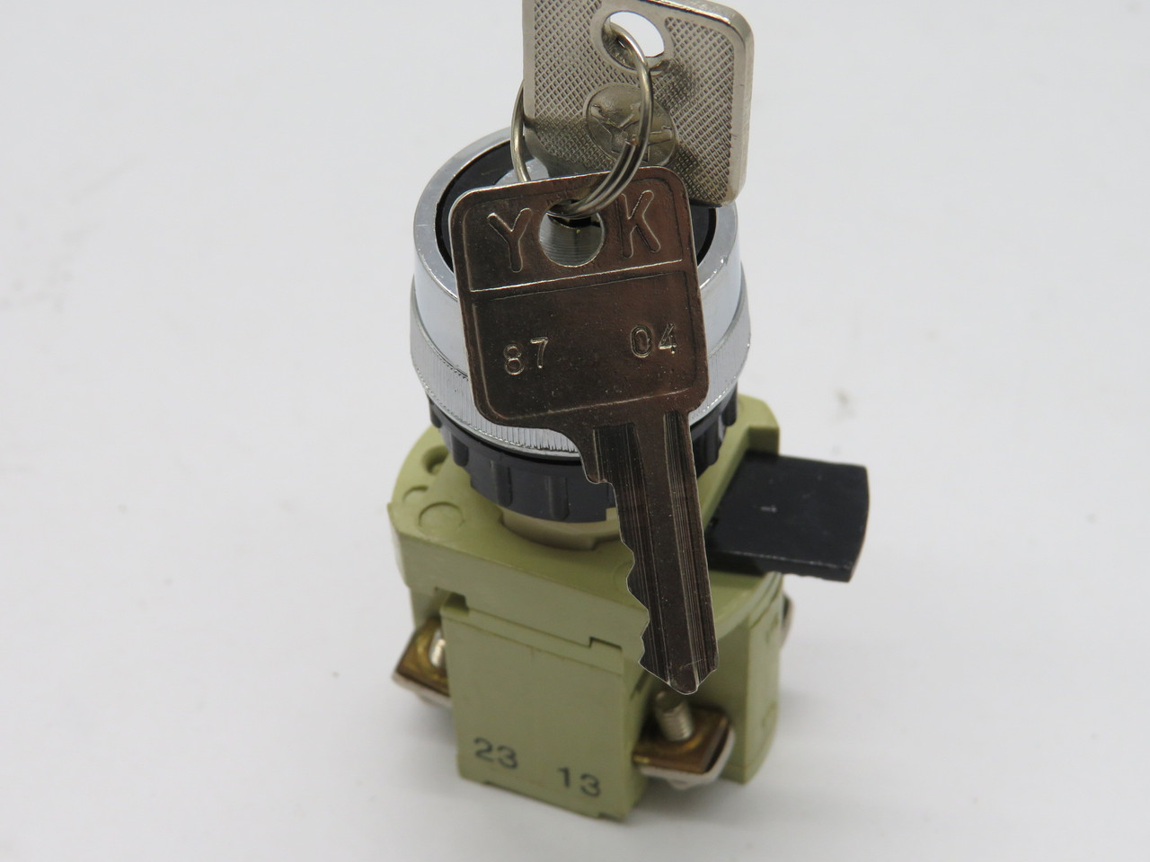 Generic 2Pos Maintained Left Right Keyed Switch 1NO/NC 10A 250AC 7.5A 380AC USED