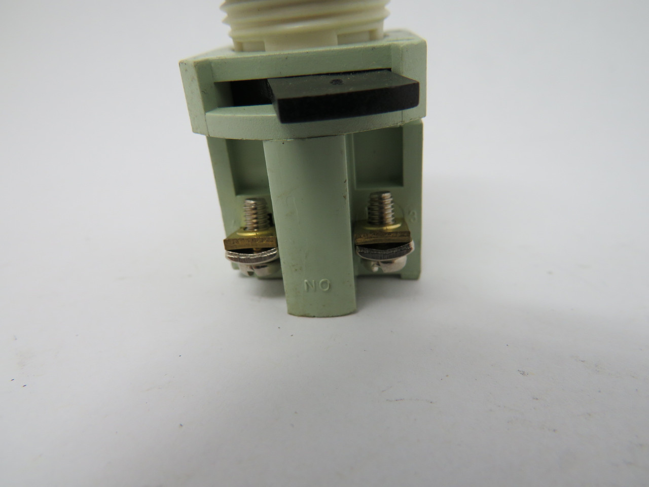 Generic Momentary 22.5mm Red Push Button 1NO 1NC 10A 250VAC COSMETIC DAMAGE USED