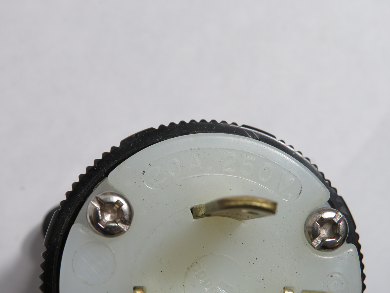 Cooper CWL620P Hart-Lock Plug 20A 250V 3-Wire 2-Pole NEMA L6-20P USED