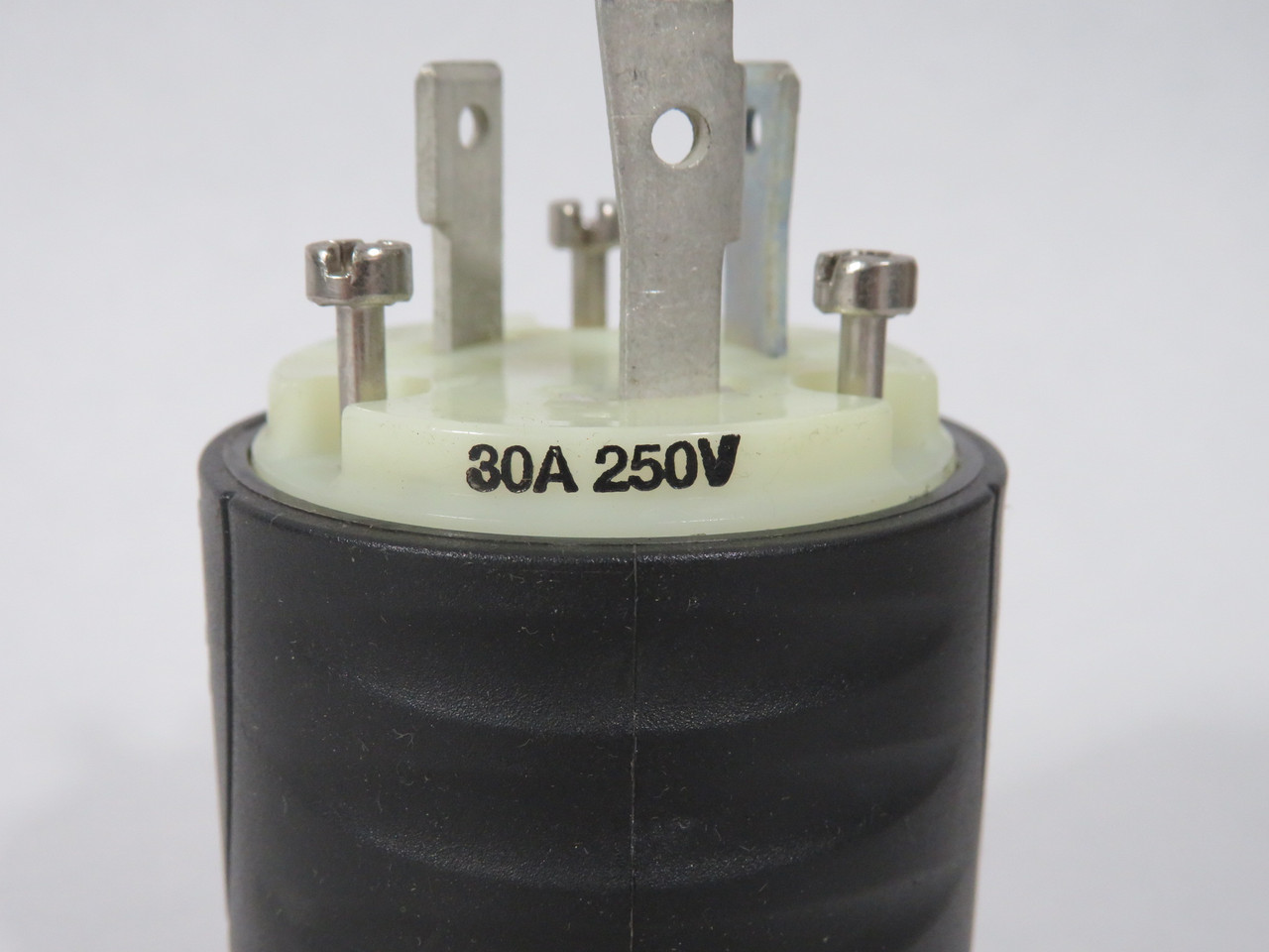 Pass & Seymour L630P Turnlok Plug 30A 250V 3W 2P Black and White L6-30P USED