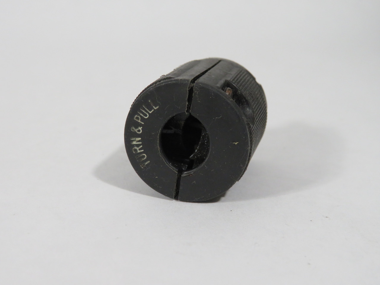 Hubbell 7465V Midget Twist-Lock Plug 15A 125V 2-Wire 2-Pole NEMA ML-1P USED