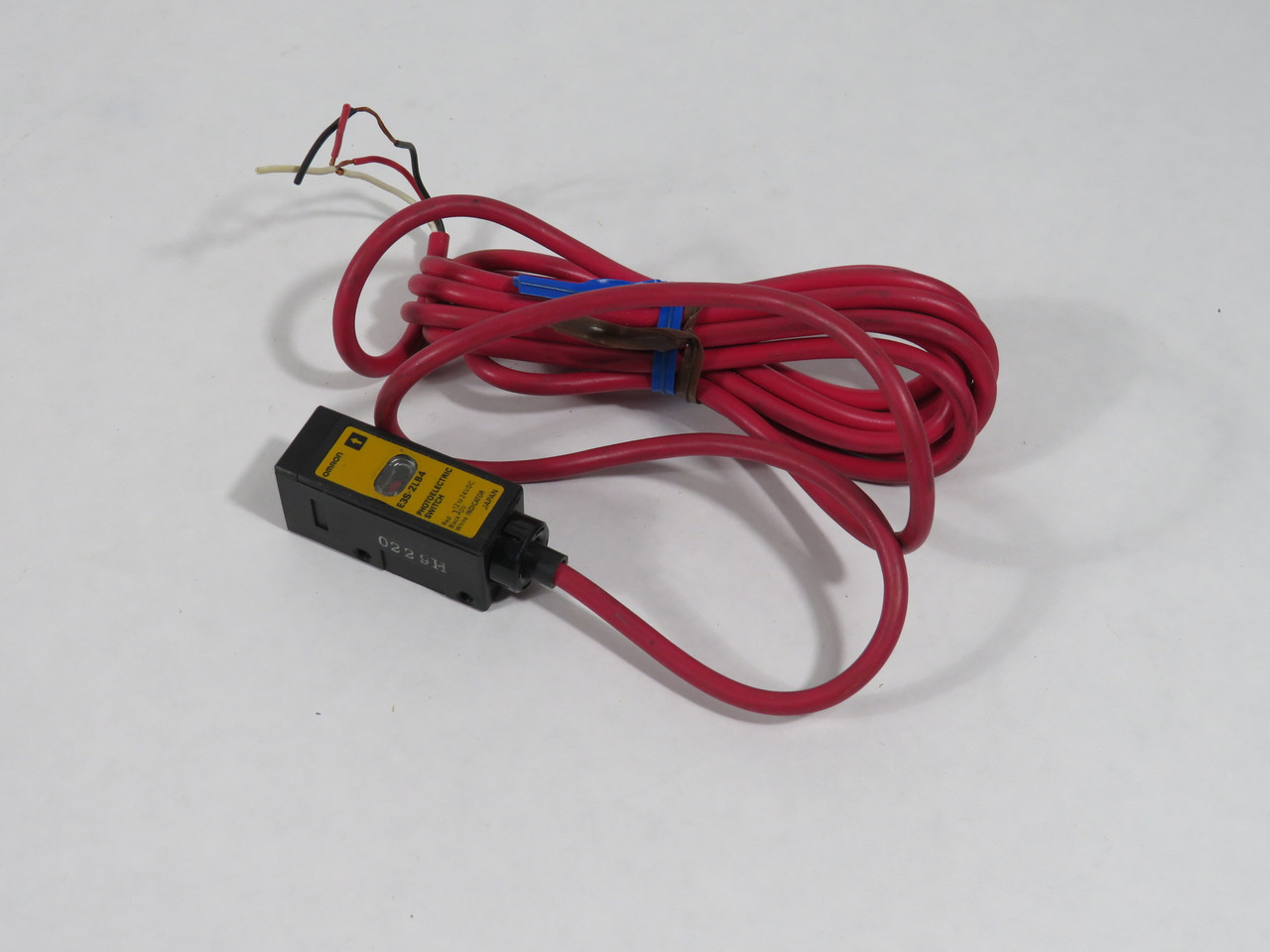 Omron E3S-2LB4 Photoelectric Sensor 12-24VDC 2m Cable  SHELF WEAR NOP