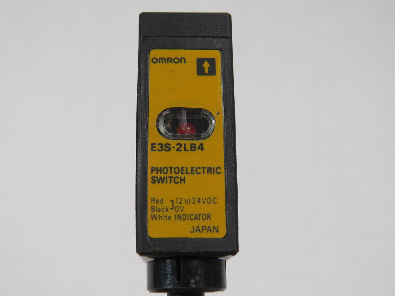 Omron E3S-2LB4 Photoelectric Sensor 12-24VDC 2m Cable  SHELF WEAR NOP