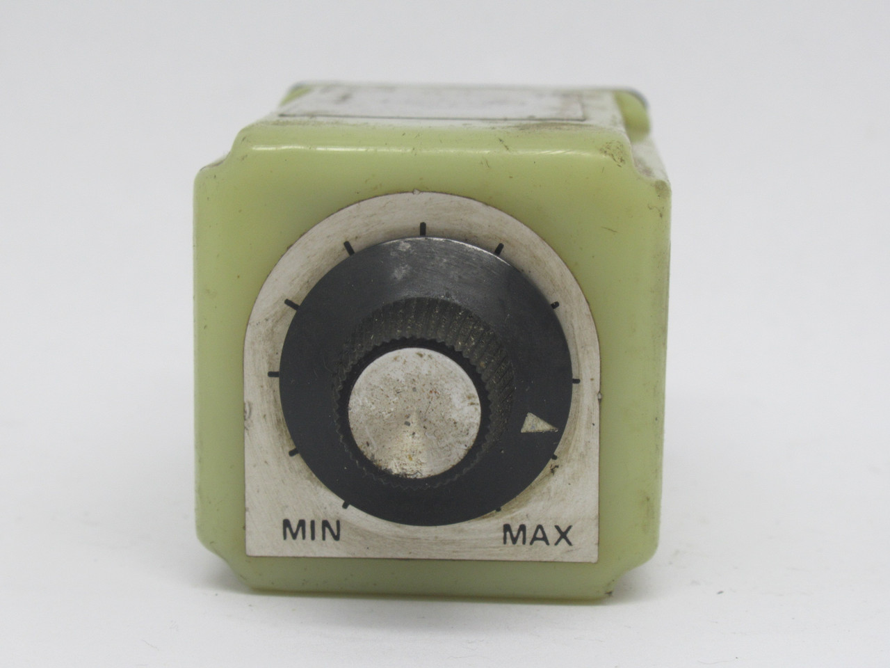 Agastat 9822B12D Time Delay Relay 2-60sec 120VAC 10A 60Hz 11-Pin USED