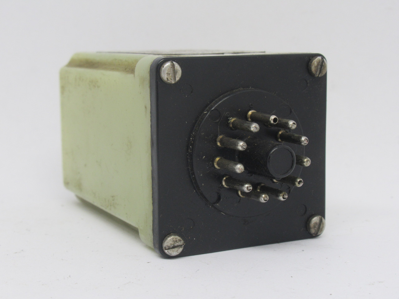 Agastat 9822B12D Time Delay Relay 2-60sec 120VAC 10A 60Hz 11-Pin USED