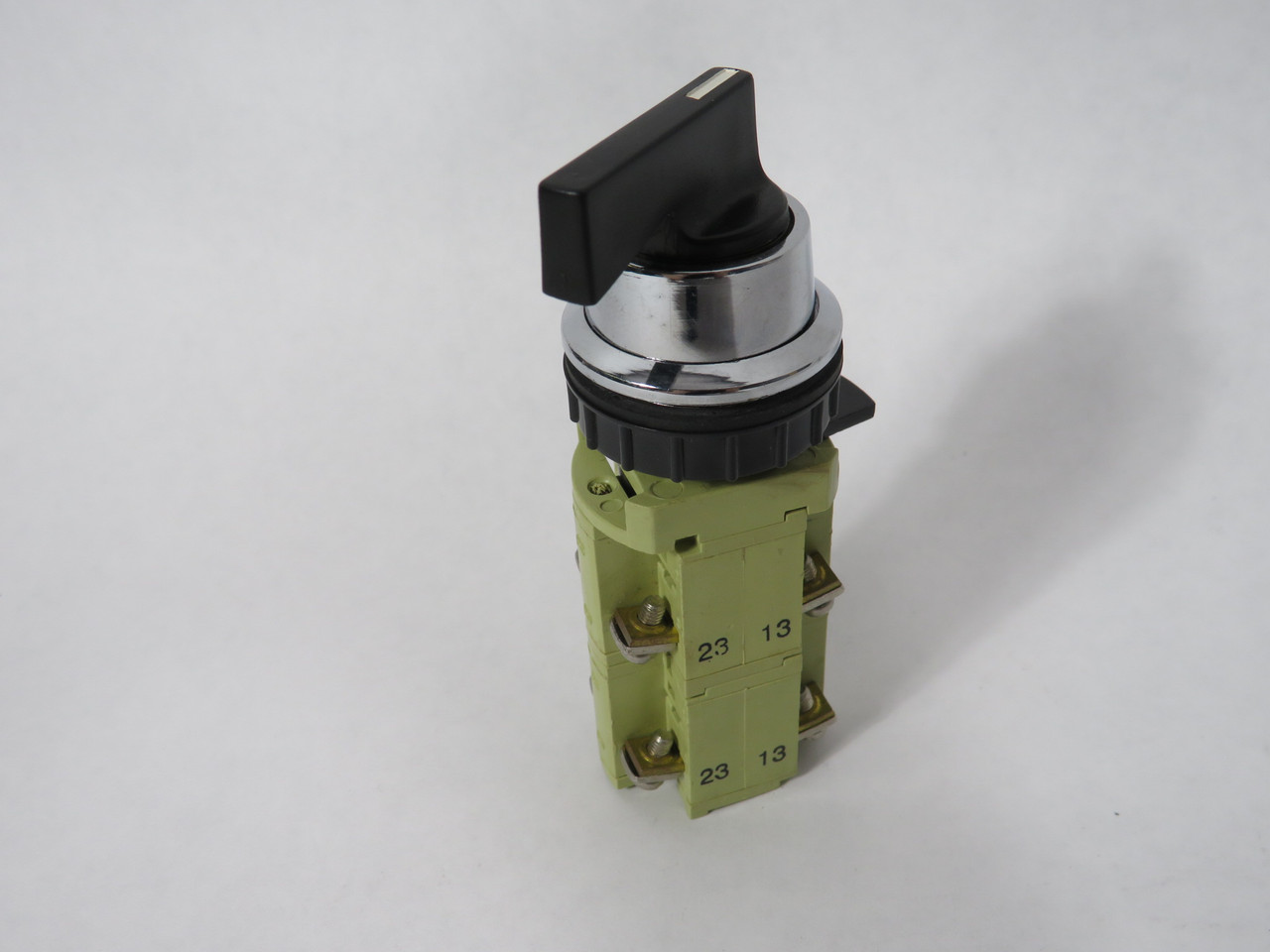 Generic Wide Base Long Handle Maintained Left Right Selector Switch 4NO USED