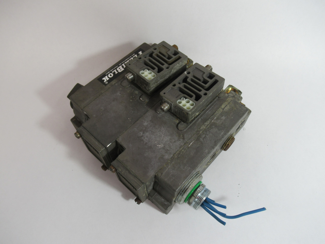 Numatics 15T Mark 15 Flexiblok Manifold Base Assembly USED