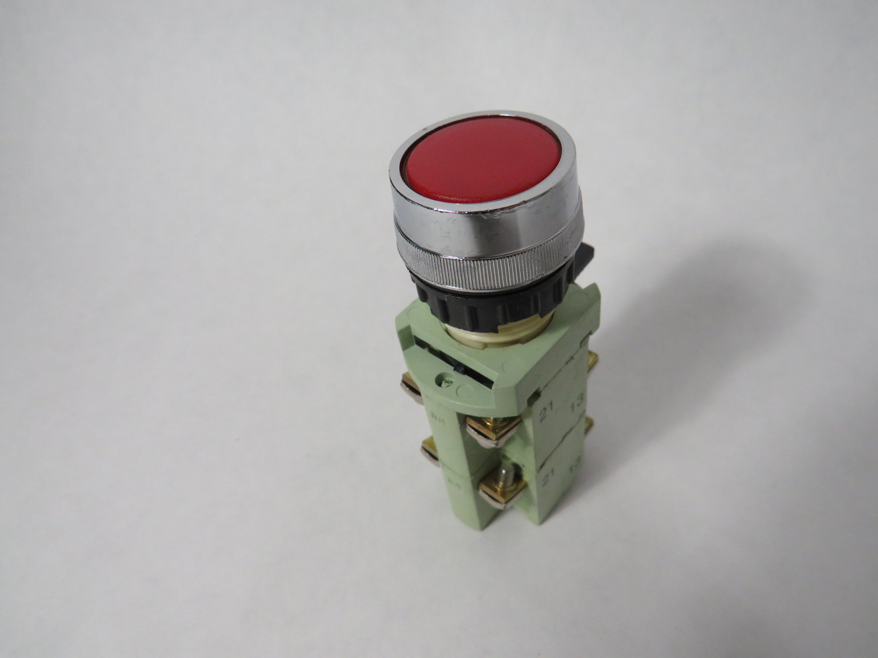 Generic Momentary 22.5mm Red Push Button 2NO 2NC 10A 250VAC 7.5A 380VAC USED