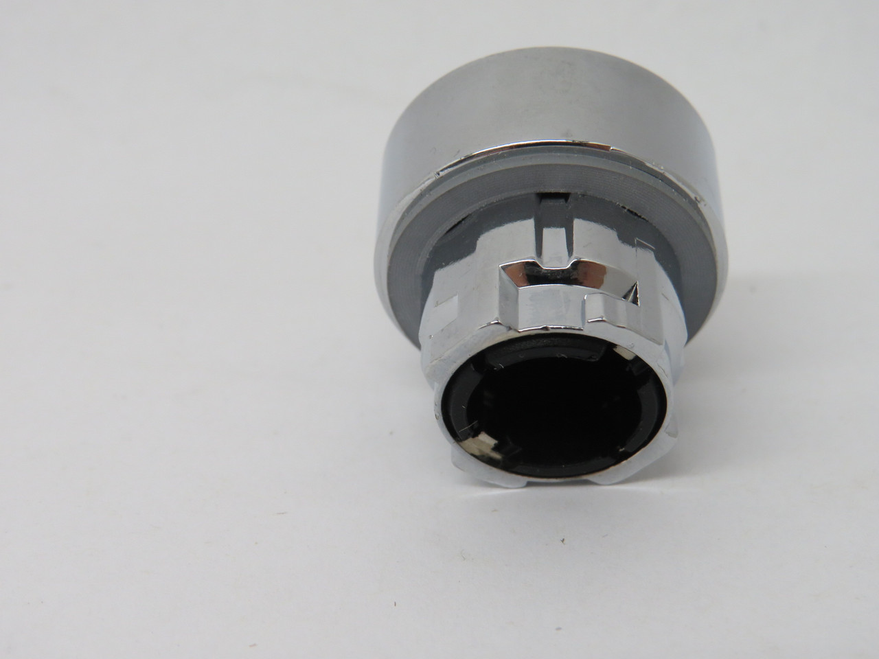 Lovato 8LM2TQ105 Yellow 22mm Metal Push Button Momentary Operator NOP