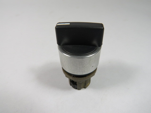 Allen-Bradley 800EM-SR22 Selector Switch Operator Only 2-Position USED