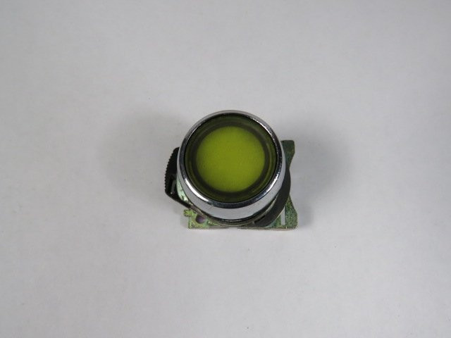 Allen-Bradley 800FM-LF5 Yellow Push Button Operator w/ Mounting Latch USED