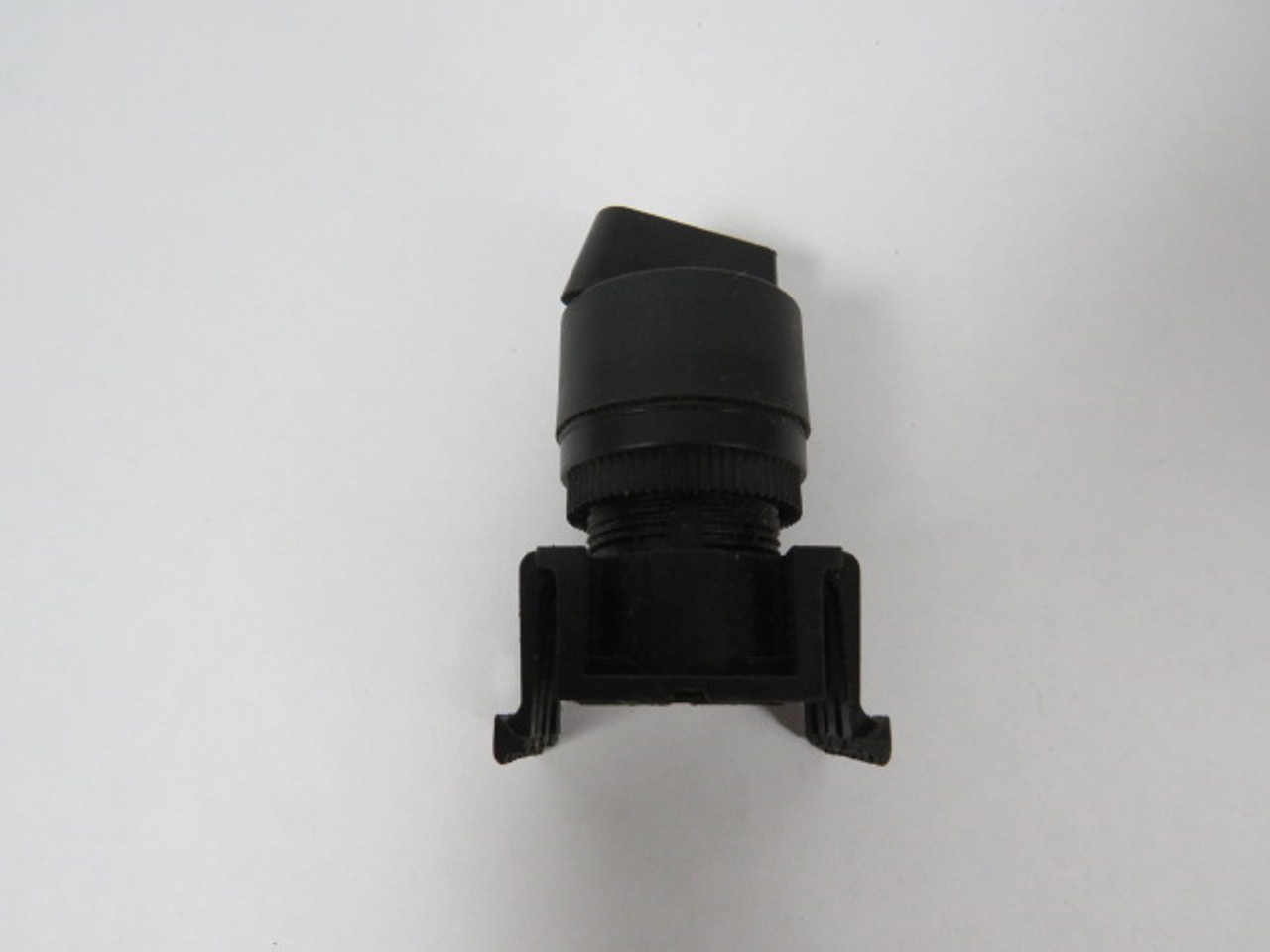 Allen-Bradley 800EP-SR22 Selector Switch w/ Mounting Latch 2-Position USED