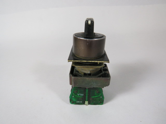 Allen-Bradley 800ES-SM22-2LX20 Selector Switch 2NO 2-Position USED