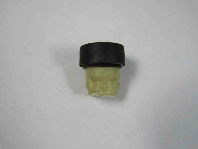 Siemens 3SB1000-0AE01 Green Push Button Operator w/ Flat Button USED