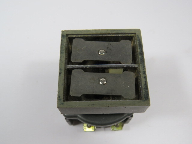 Cutler-Hammer E30AB Two Button Operator 2NO No Buttons USED