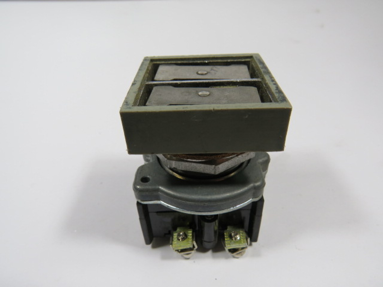 Cutler-Hammer E30AB Two Button Operator 2NO No Buttons USED