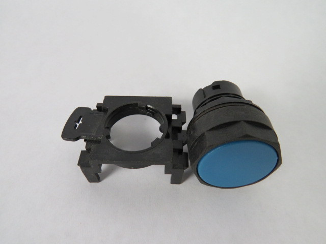 Cutler-Hammer E22PB6 Flush Push Button Blue Non-Illuminated ! NOP !