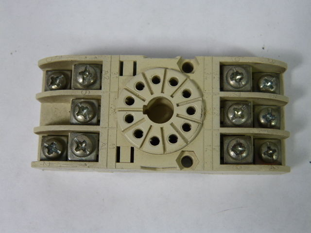 Electromatic S411 Relay Socket 10A@300VAC 10A@400VAC USED