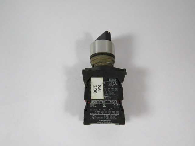 Allen-Bradley 800ES-HM32-3LX22 Selector Switch 2NO/2NC 3-Position USED