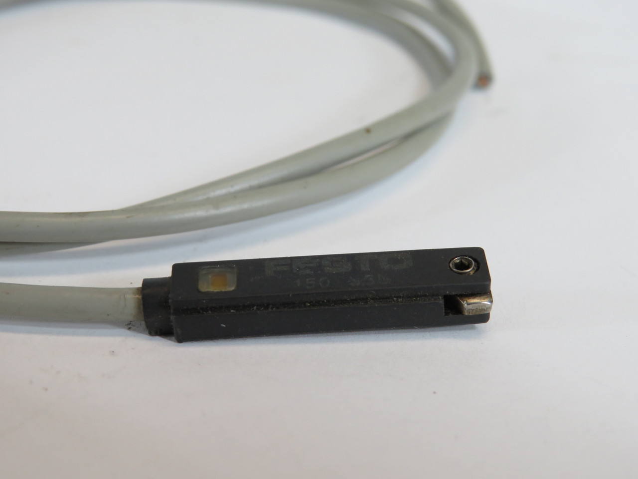 Festo 150855 SME-8-K-LED-24 Magnetic Reed Switch 12-30VAC/DC 500mA 87cm USED