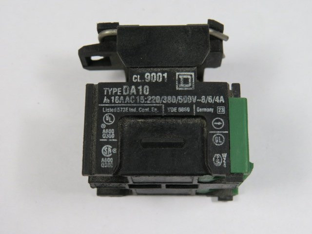 Square D 9001-DA10 Contact Block w/ Latch Mount 16A AC15 220/380/500V USED