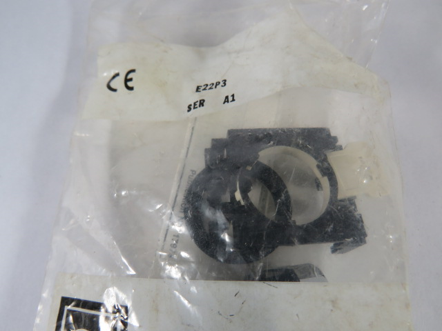 Cutler-Hammer E22P3 Green Push Button Series A1 ! NWB !