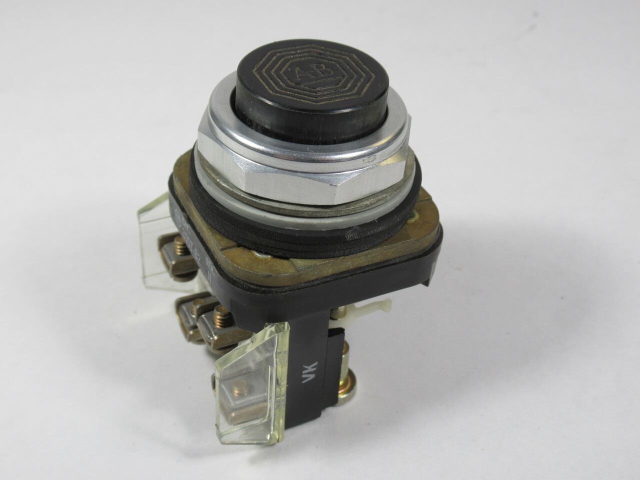 Allen-Bradley 800T-B2A Series N Push Button Black Extended 1NO 1NC USED
