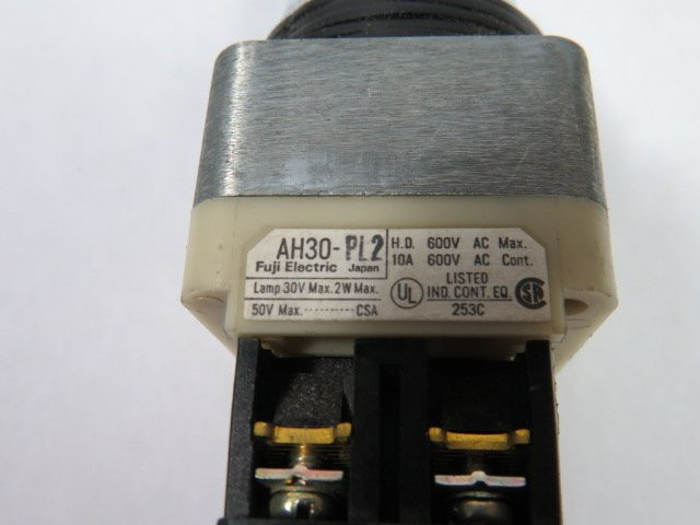 Fuji Electric AH30-PL2 Green Selector Switch 30V 2W 2-Position USED