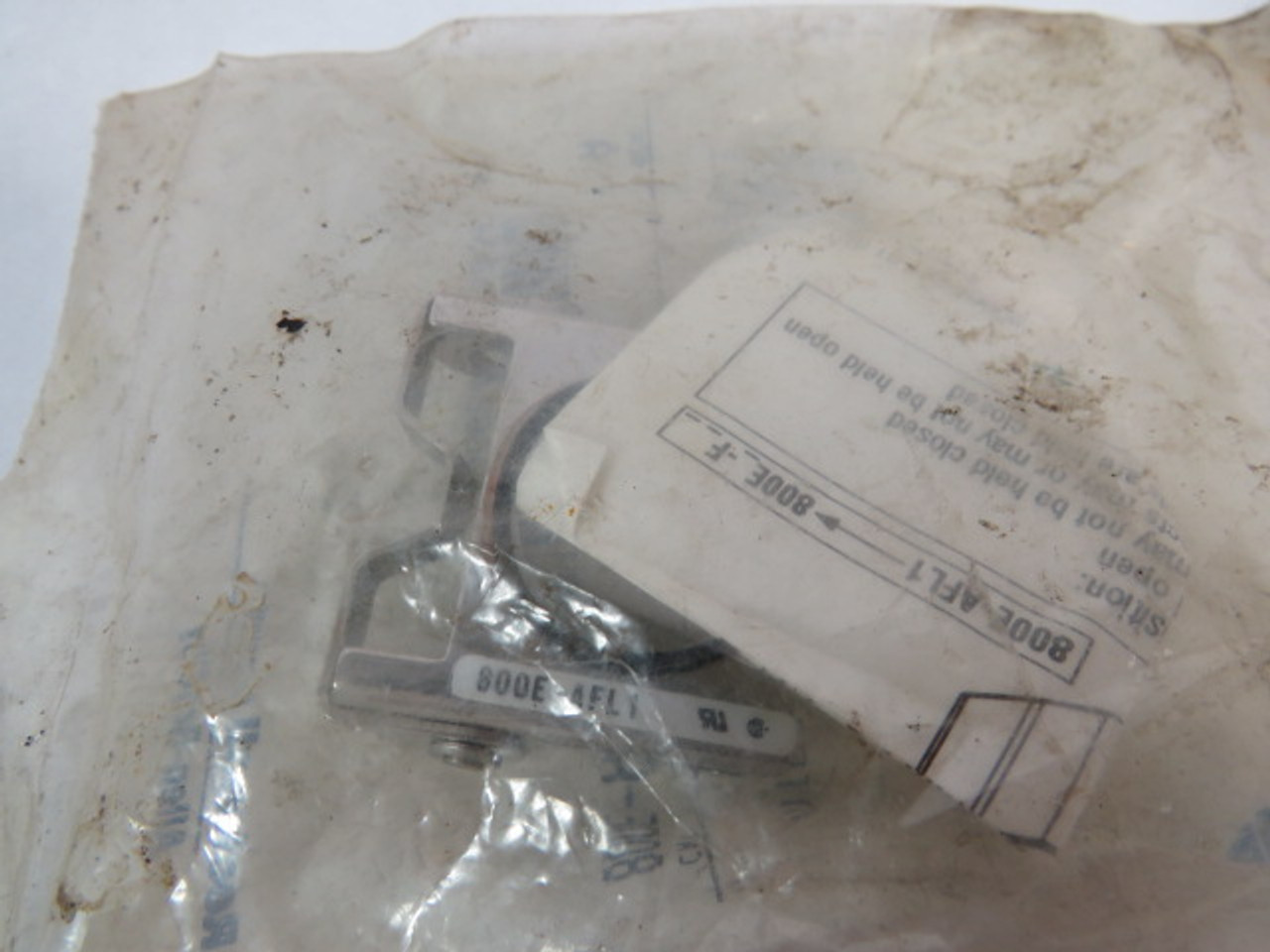 Allen-Bradley 800E-AFL1 Non-Illuminate Flush Locking Attachment ! NWB !