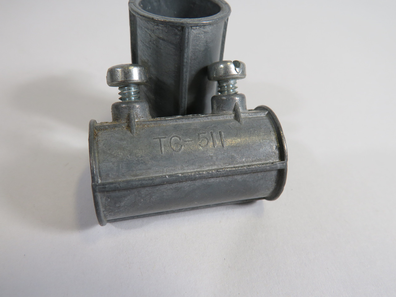 Neer TC-511 Zinc EMT Set Screw Coupling 1/2"T 1-1/2"OD 1-1/2"L Lot of 7 USED