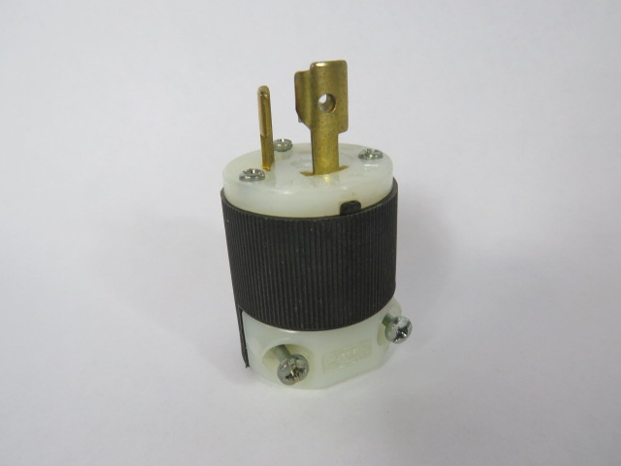 Hubbell HBL4720C Twist Lock Plug 15A 125V 3W 2P USED
