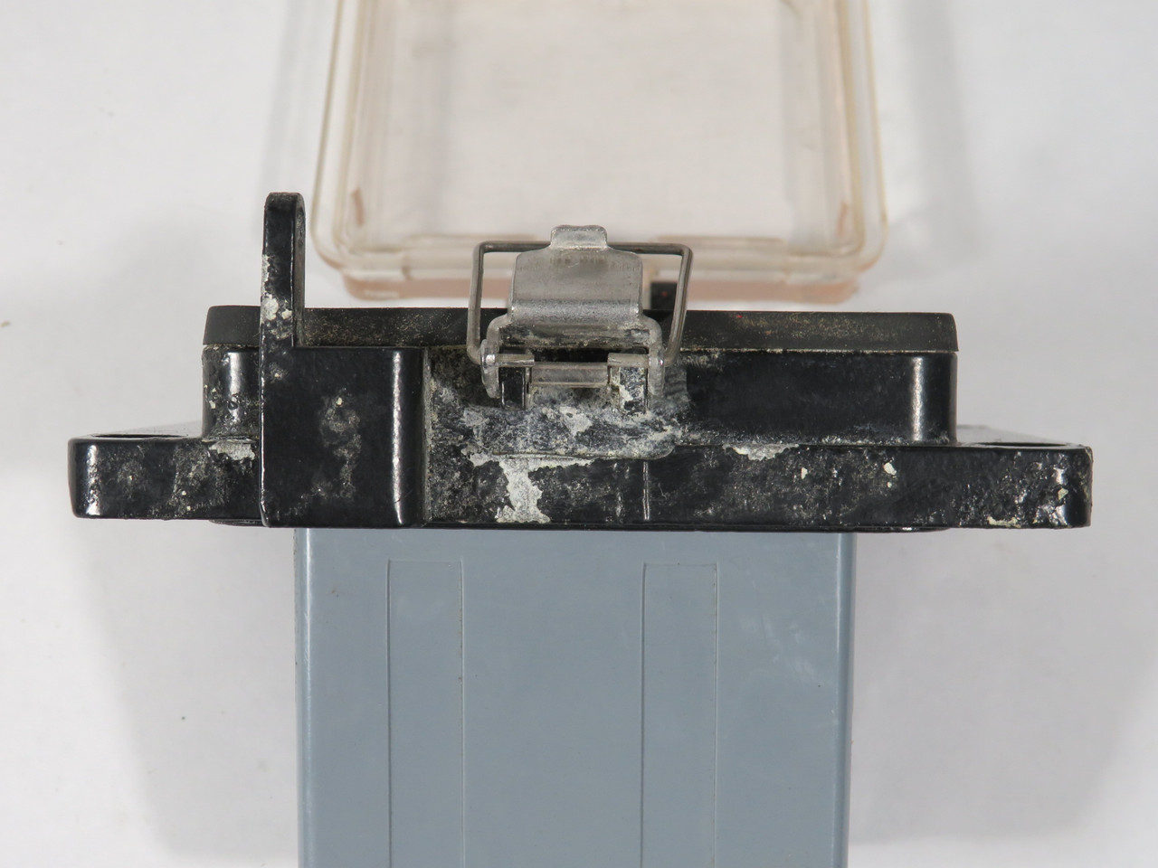 GracePort P-R2-K2RF0-U640 Interface Connector COSMETIC DAMAGE/MISSING SCREW USED