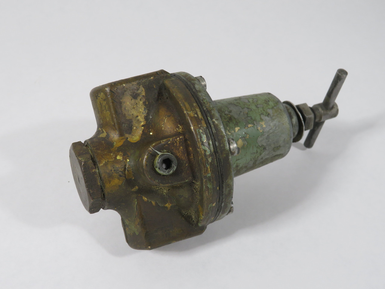 C.A. Norgren 2A4 Pressure Regulator 1/2" NPT 125 psi USED