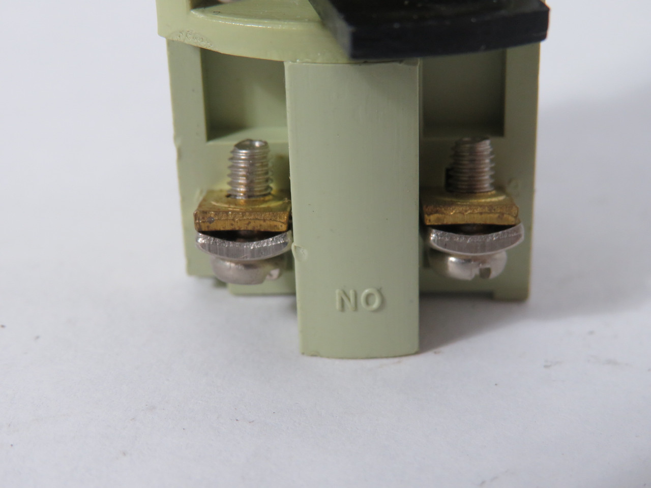 Generic 3 Position Wide Base Left Right Spring Back Keyed Switch SHELF WEAR NOP