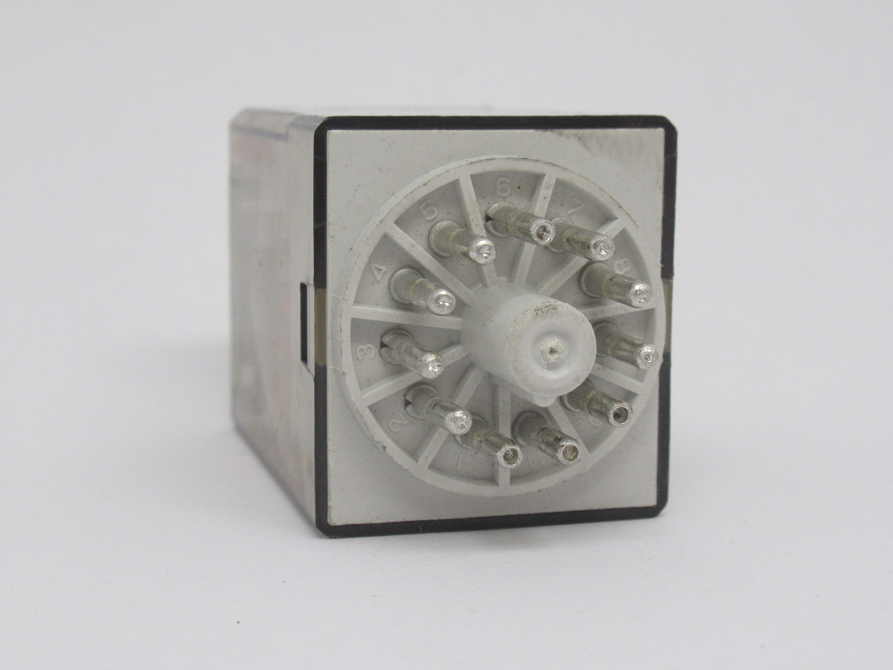 Finder 60.13.8.120.0054 General Purpose Plug-In Relay 120VAC 50/60Hz 10A USED