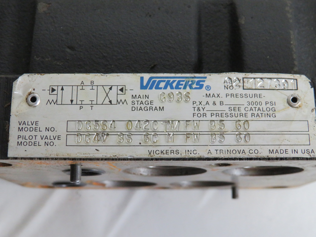 Vickers 02-127391 DG5S4-042C-TM-FW-B5-60 Directional Control Valve 3000 psi USED