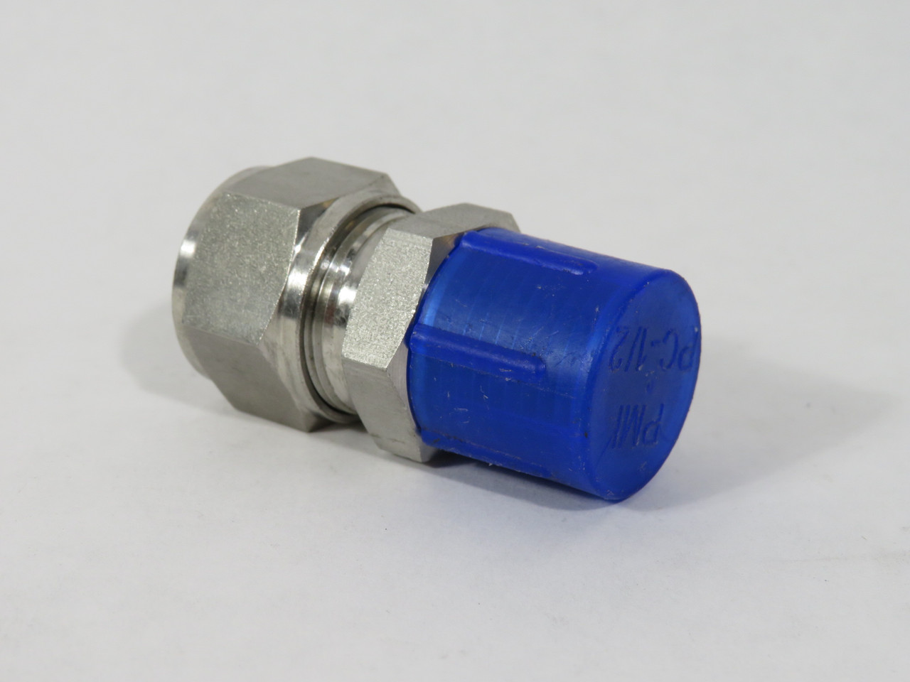 Hoke 10CM8316 Gyrolok Male Connector 5/8" Tube OD 1/2" NPT SHELF WEAR NOP