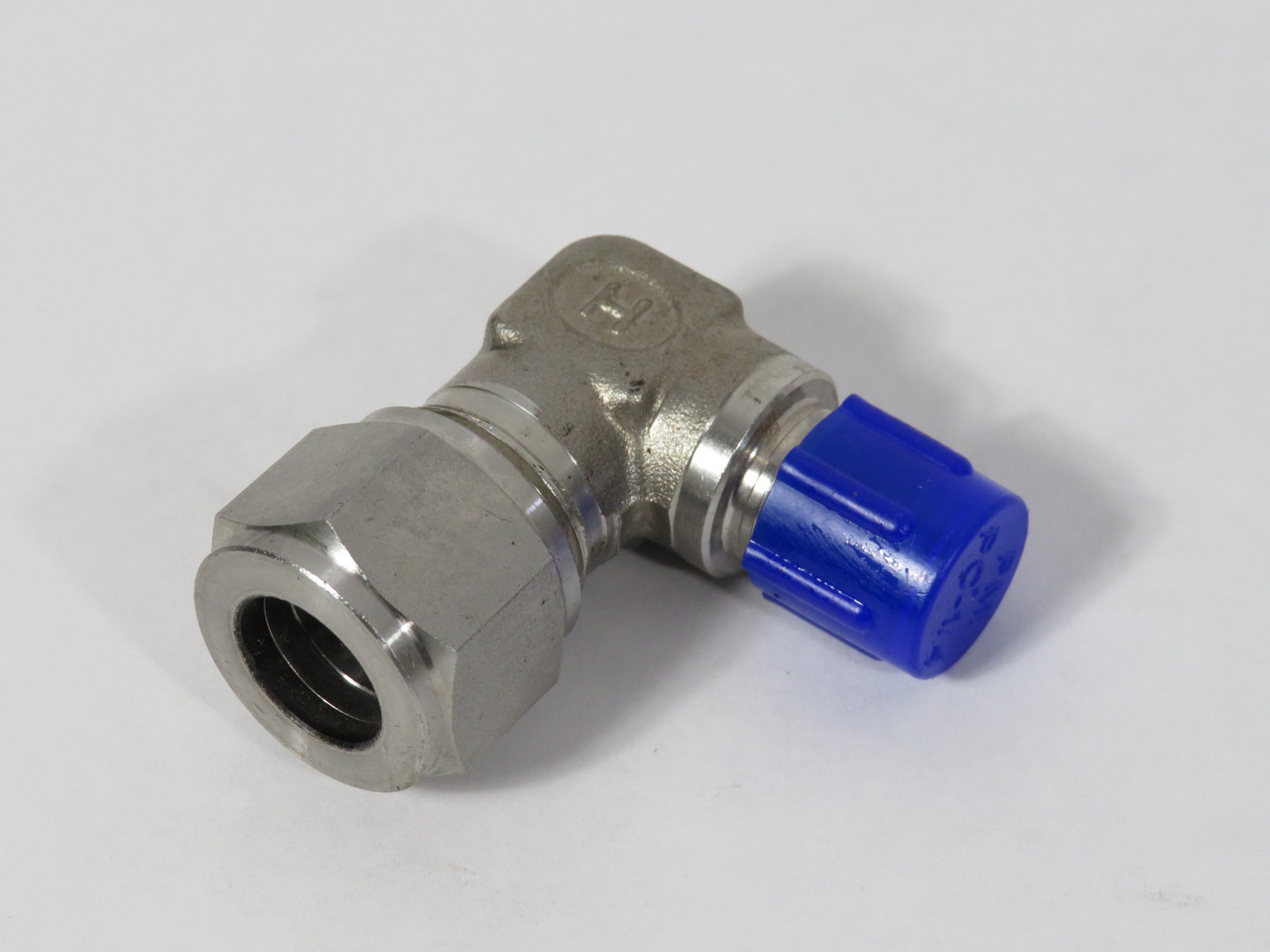 Hoke 8LM4316 Gyrolok  Male Elbow 1/2" Tube OD 1/4" NPT SHELF WEAR NOP