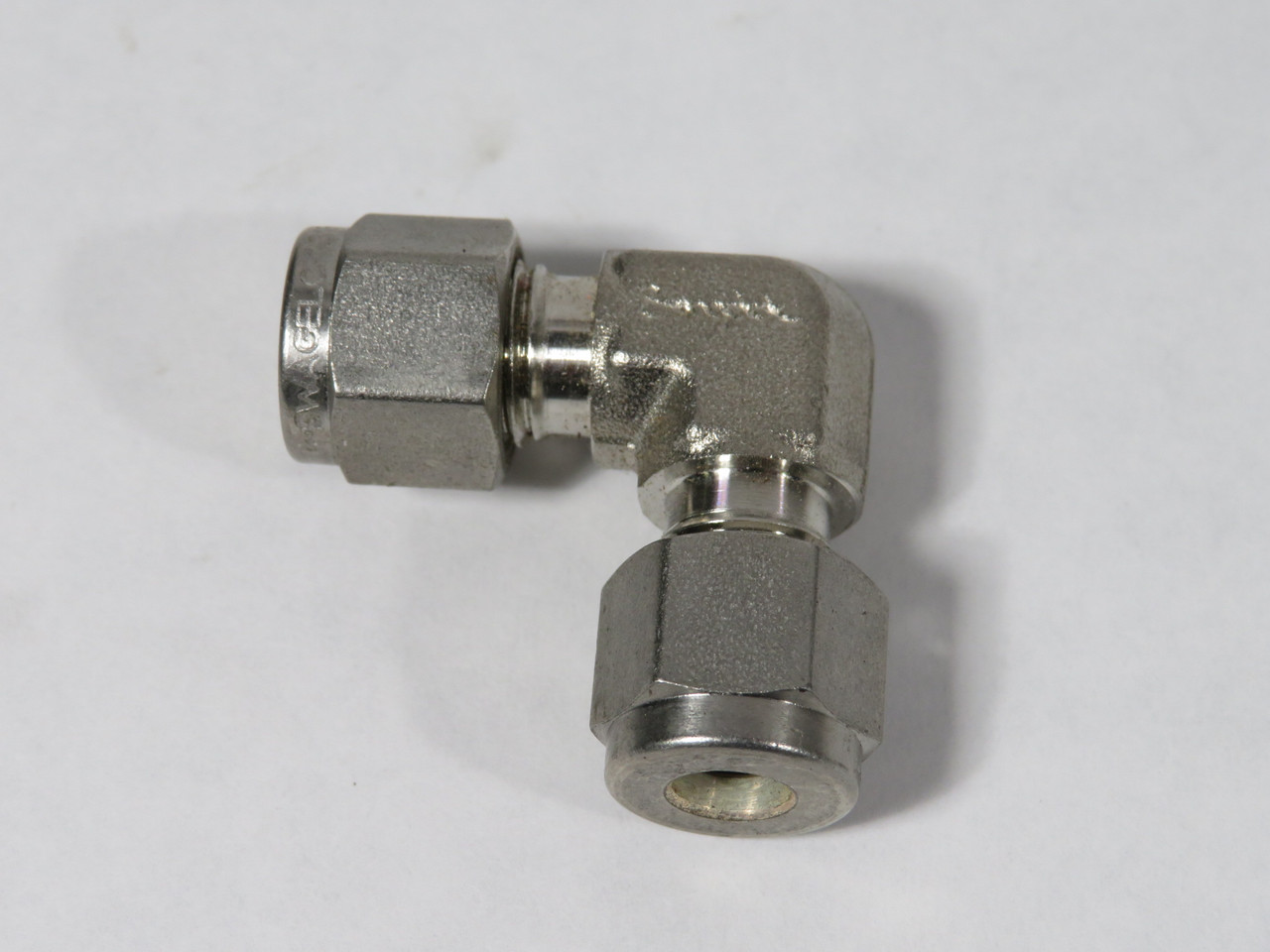 Swagelok SS-400-9 Stainless Steel Union Elbow 1/4" Tube OD NOP